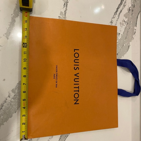 Louis Vuitton Shopping Bag - Picture 6 of 6